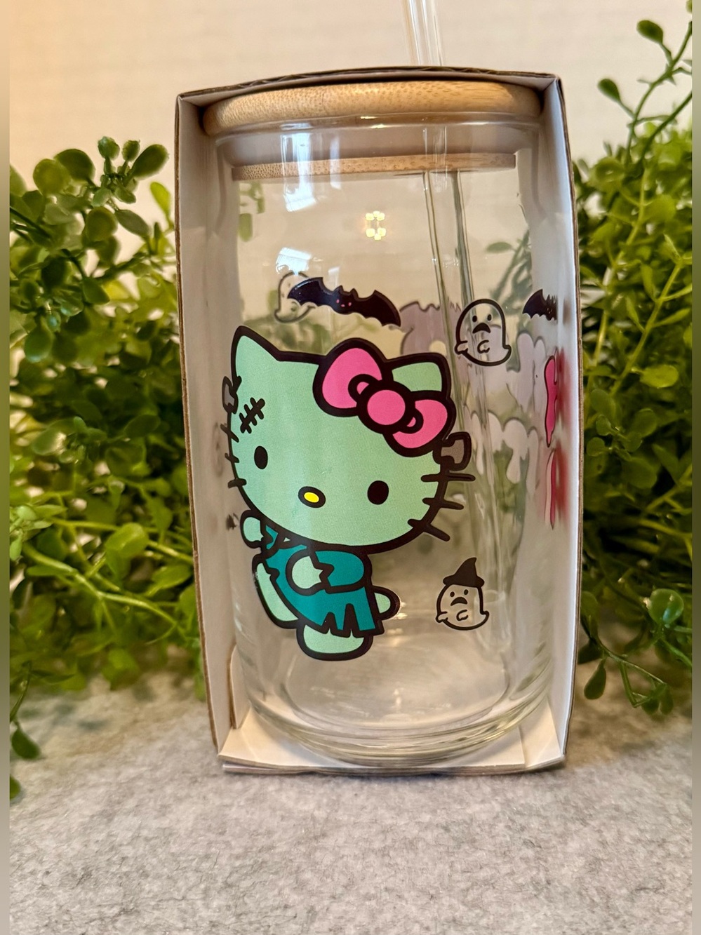 Hello Kitty Mint Green & Pink Glass Tumbler with Wooden-Look Lid